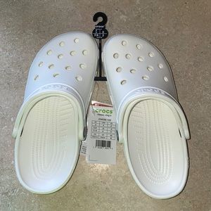 NWT Crocs J5/W6 1/2